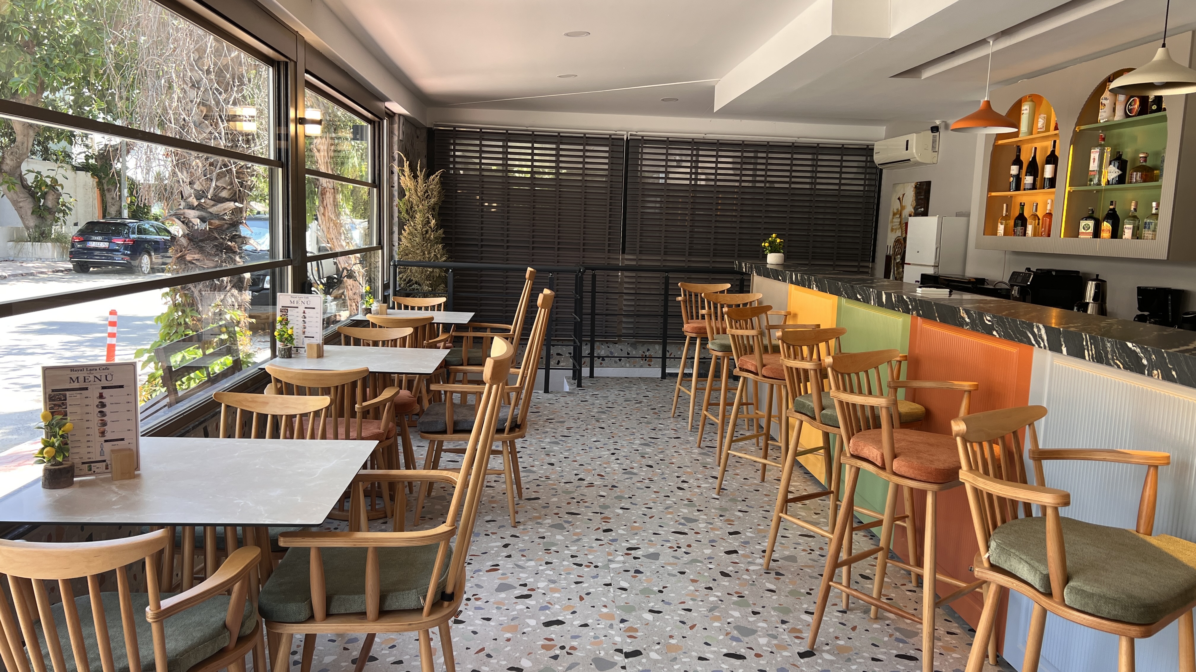 Cafe ve Bar - 2
